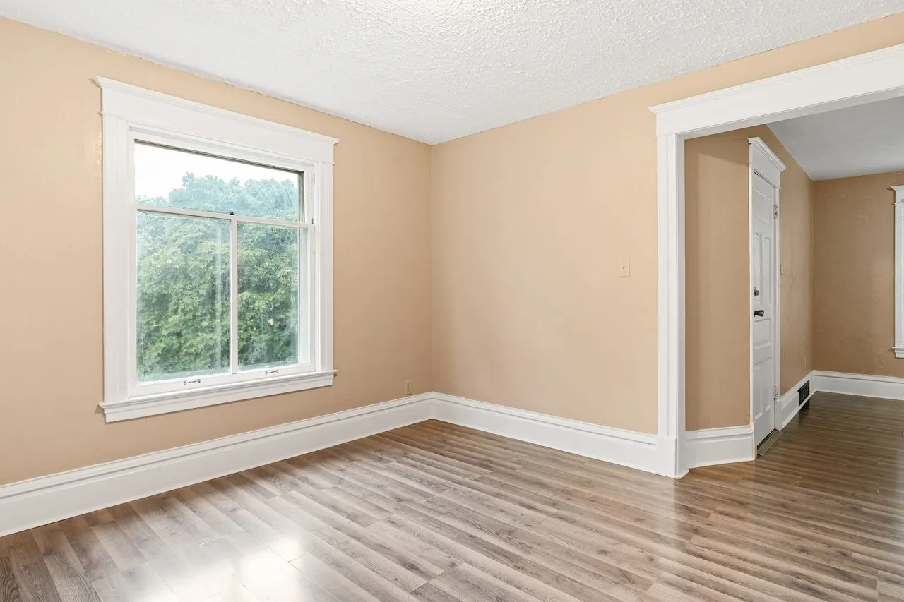 1211 4th Avenue IL