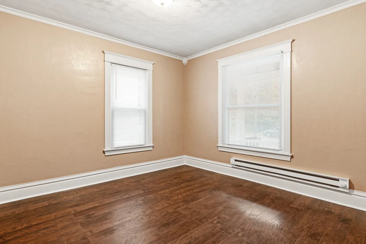 1211 4th Avenue IL