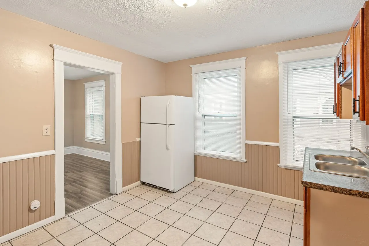 1211 4th Avenue IL