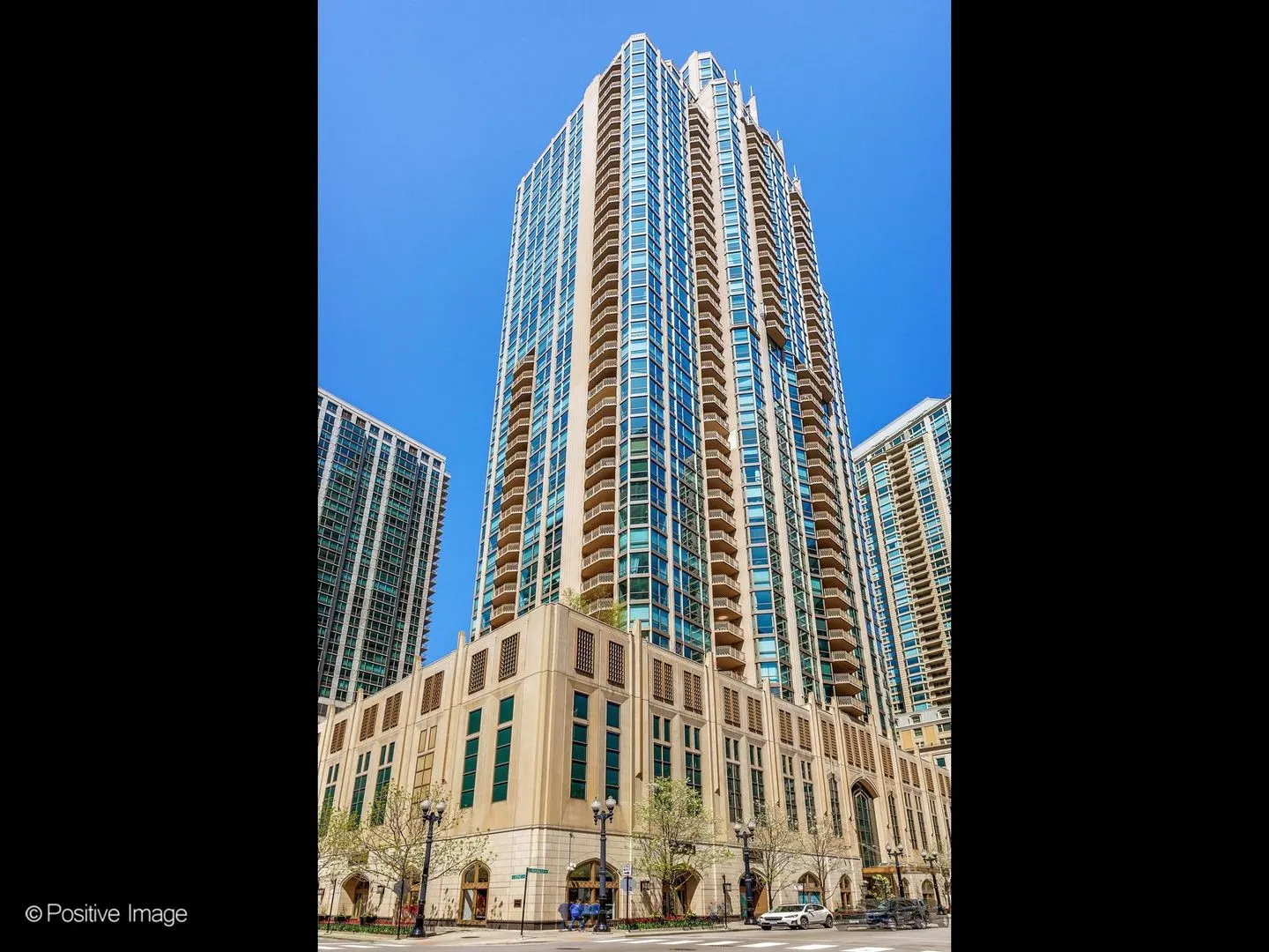21 E Huron Street IL #1201