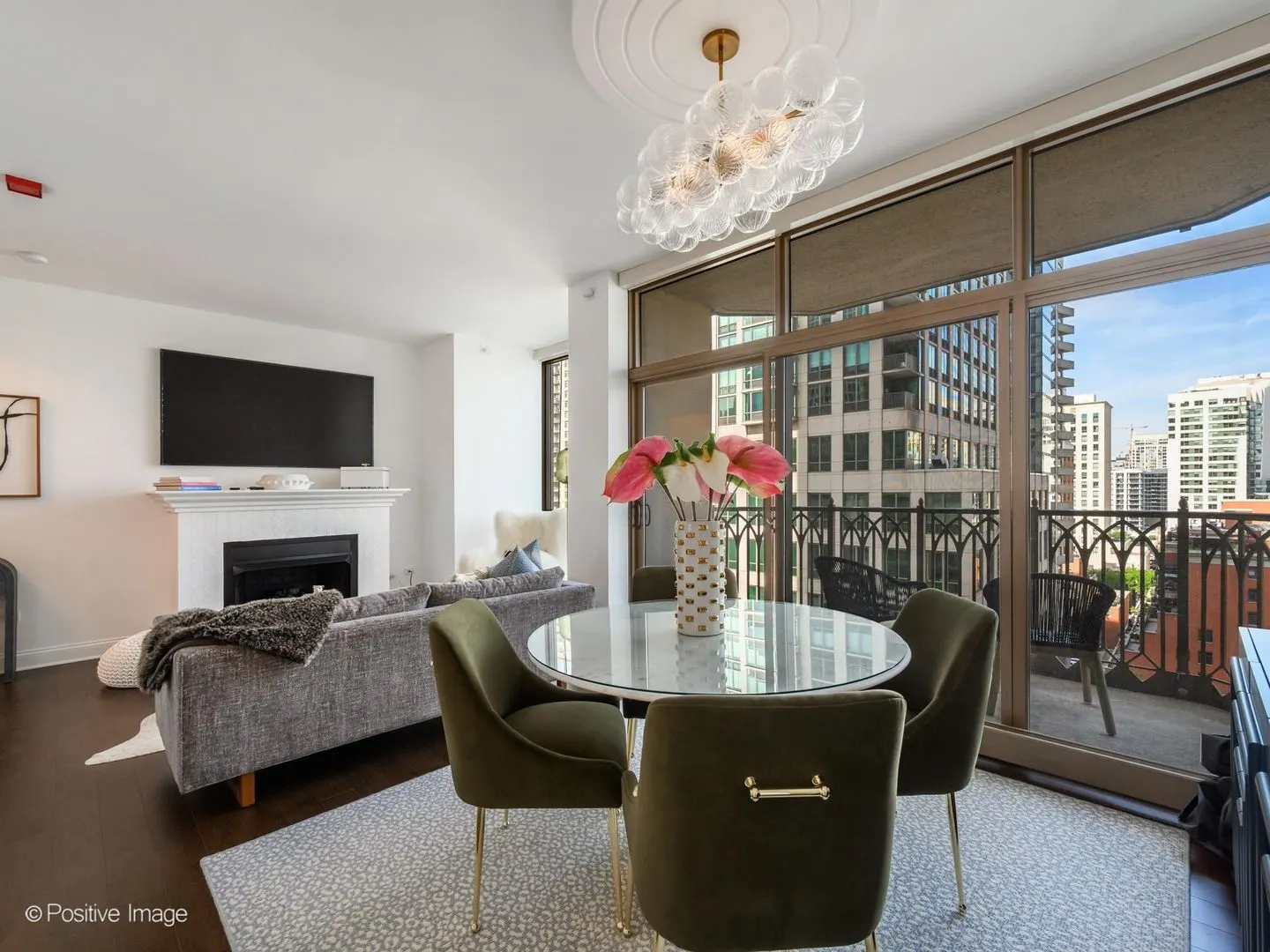 21 E Huron Street IL #1201