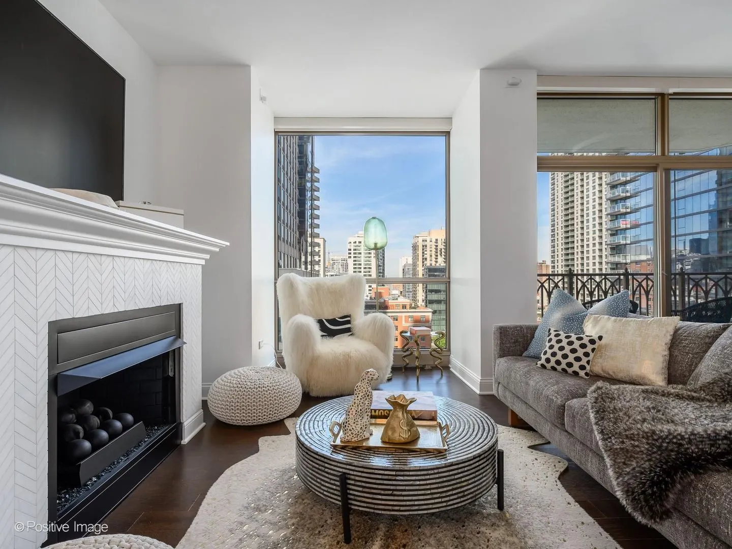 21 E Huron Street IL #1201