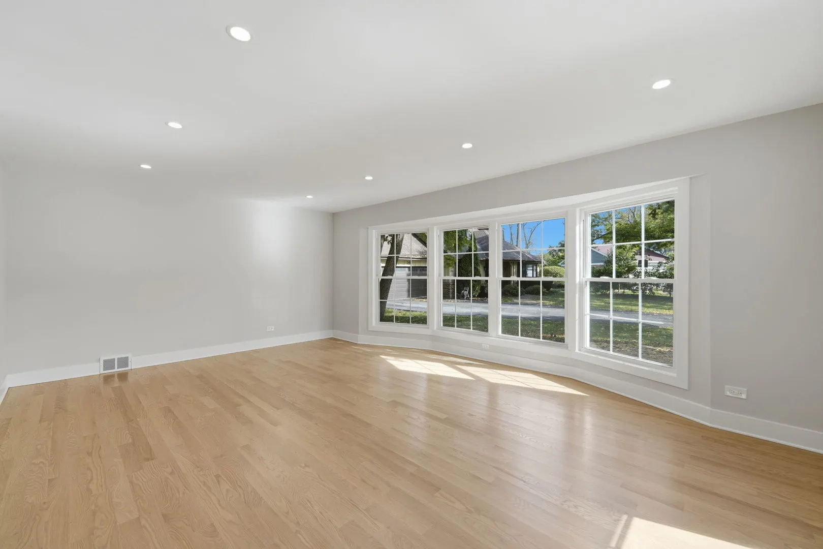 24 Kent Court IL
