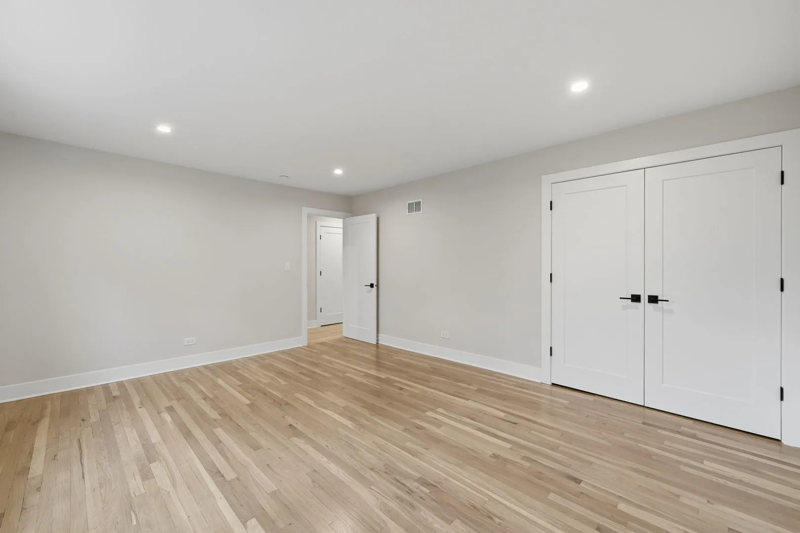 24 Kent Court IL