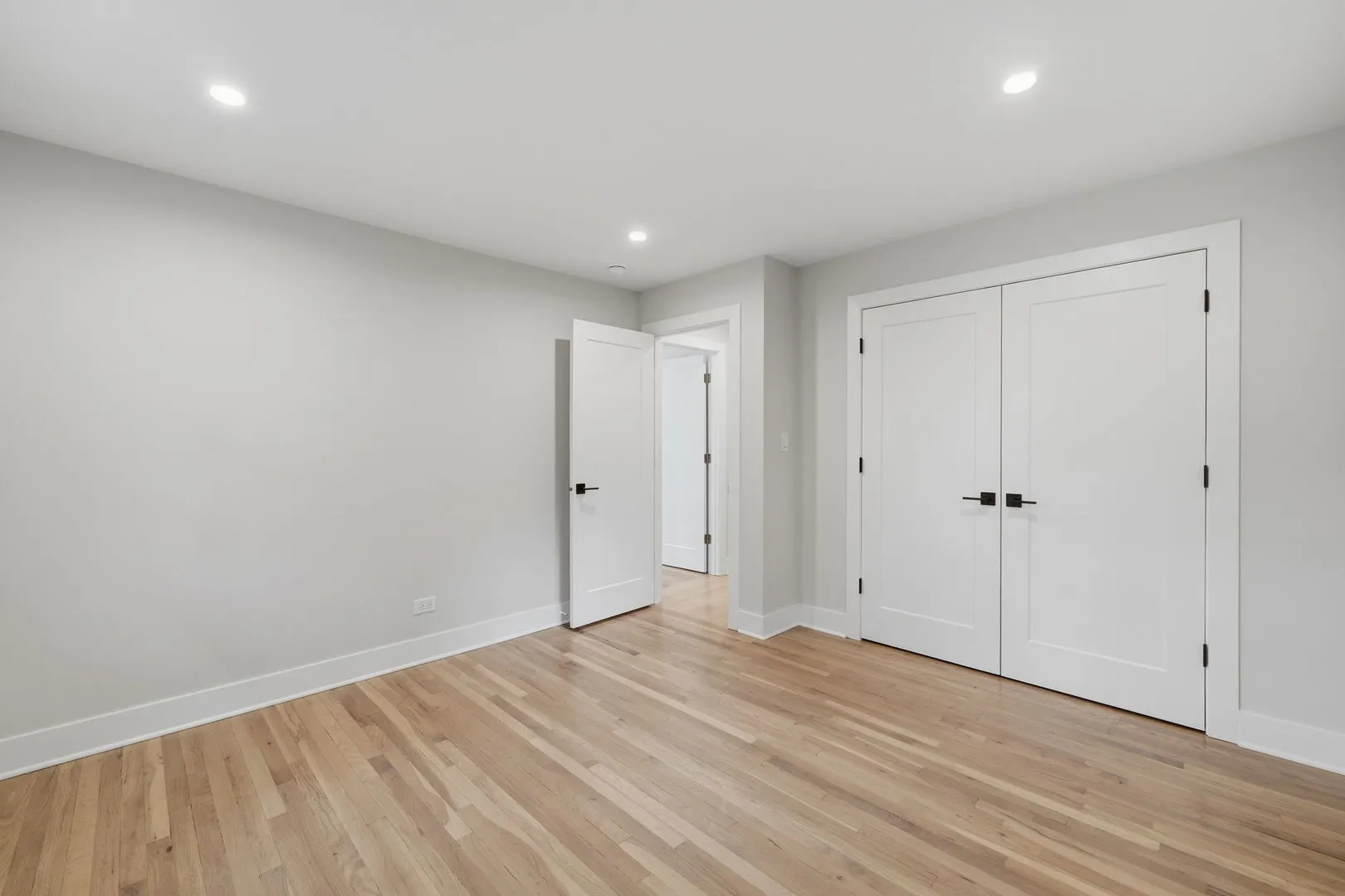 24 Kent Court IL