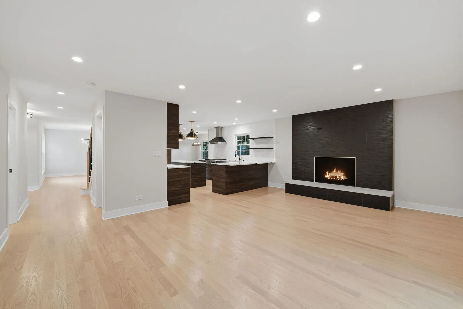 24 Kent Court IL
