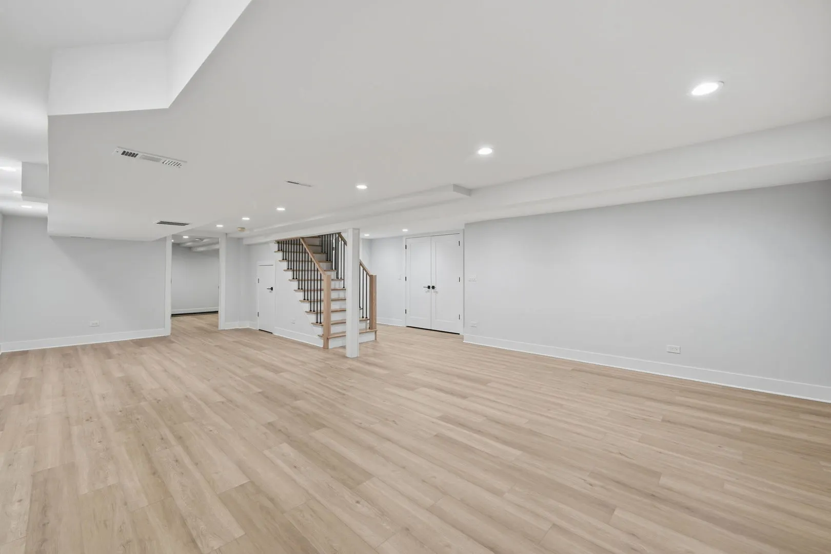 24 Kent Court IL