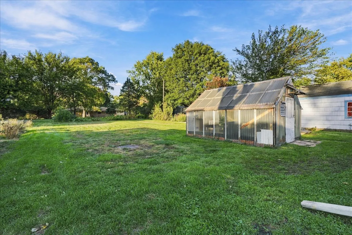 304 E 5th Street IL
