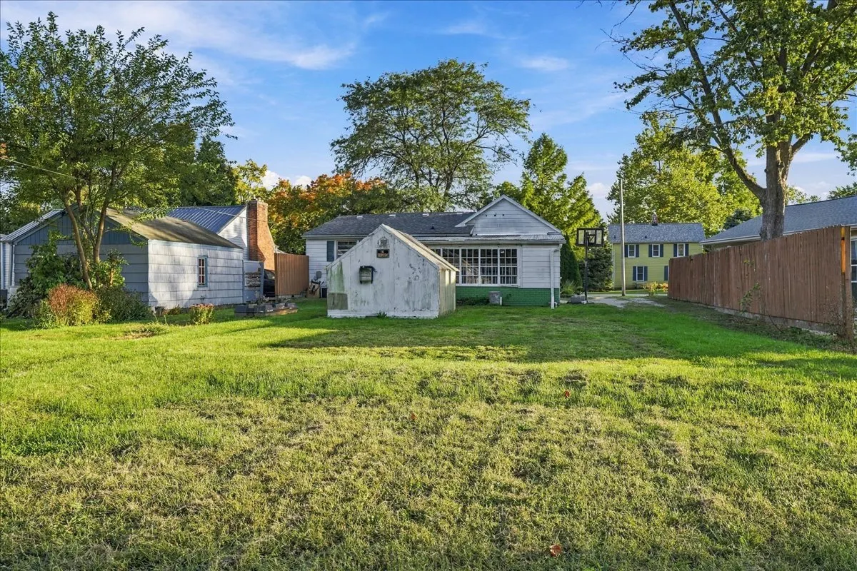304 E 5th Street IL