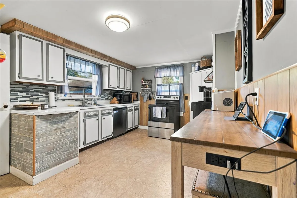 304 E 5th Street IL