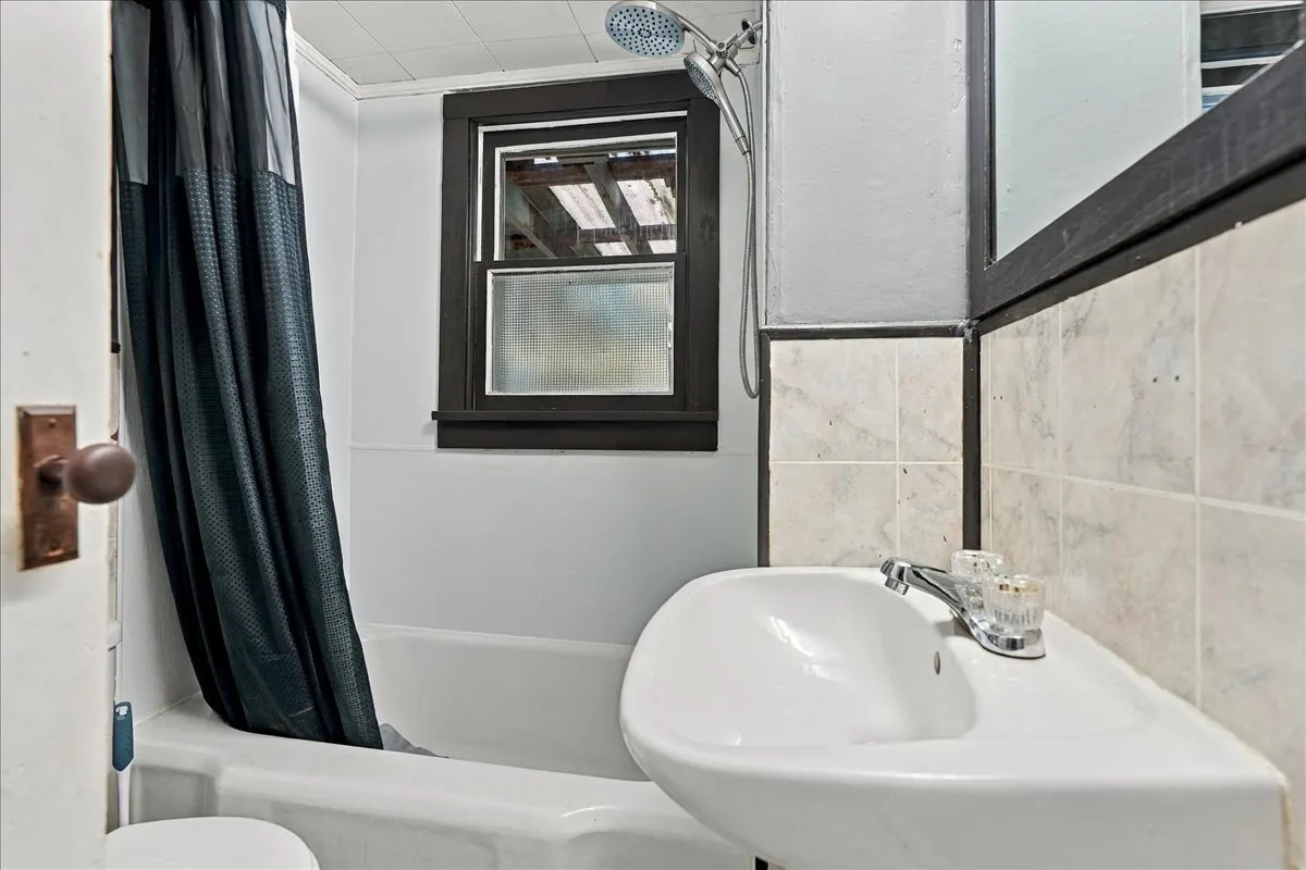 304 E 5th Street IL