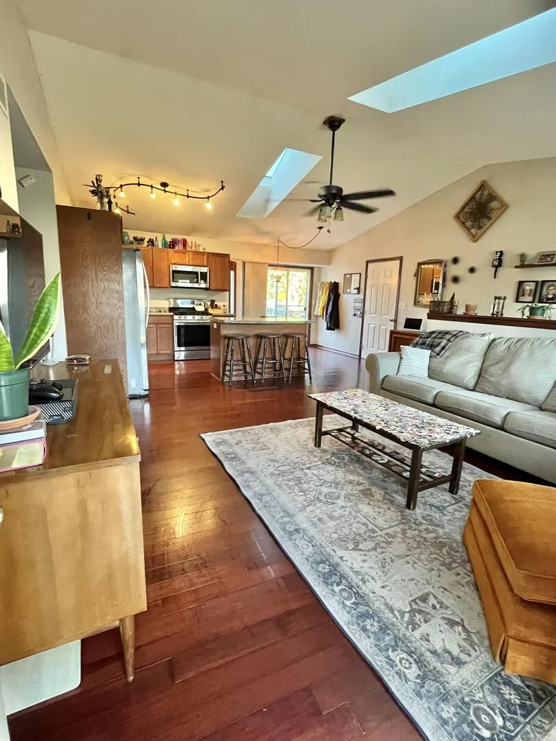 1315 W 9th Street IL