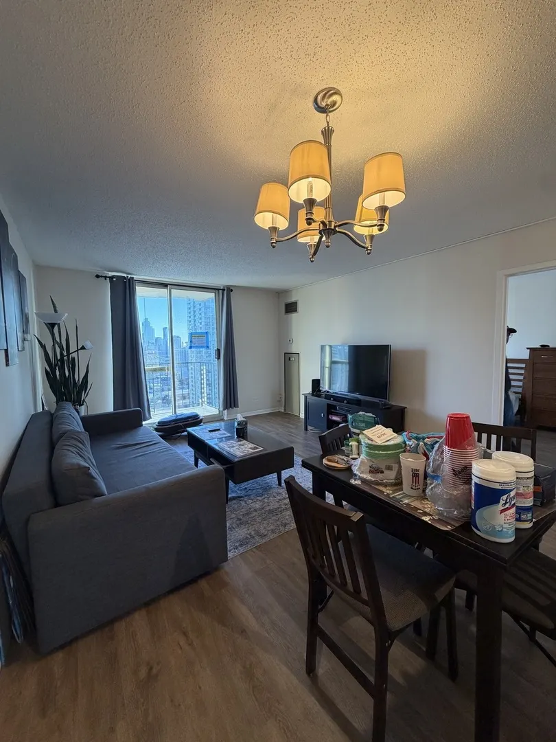 1212 N La Salle Street IL #2605
