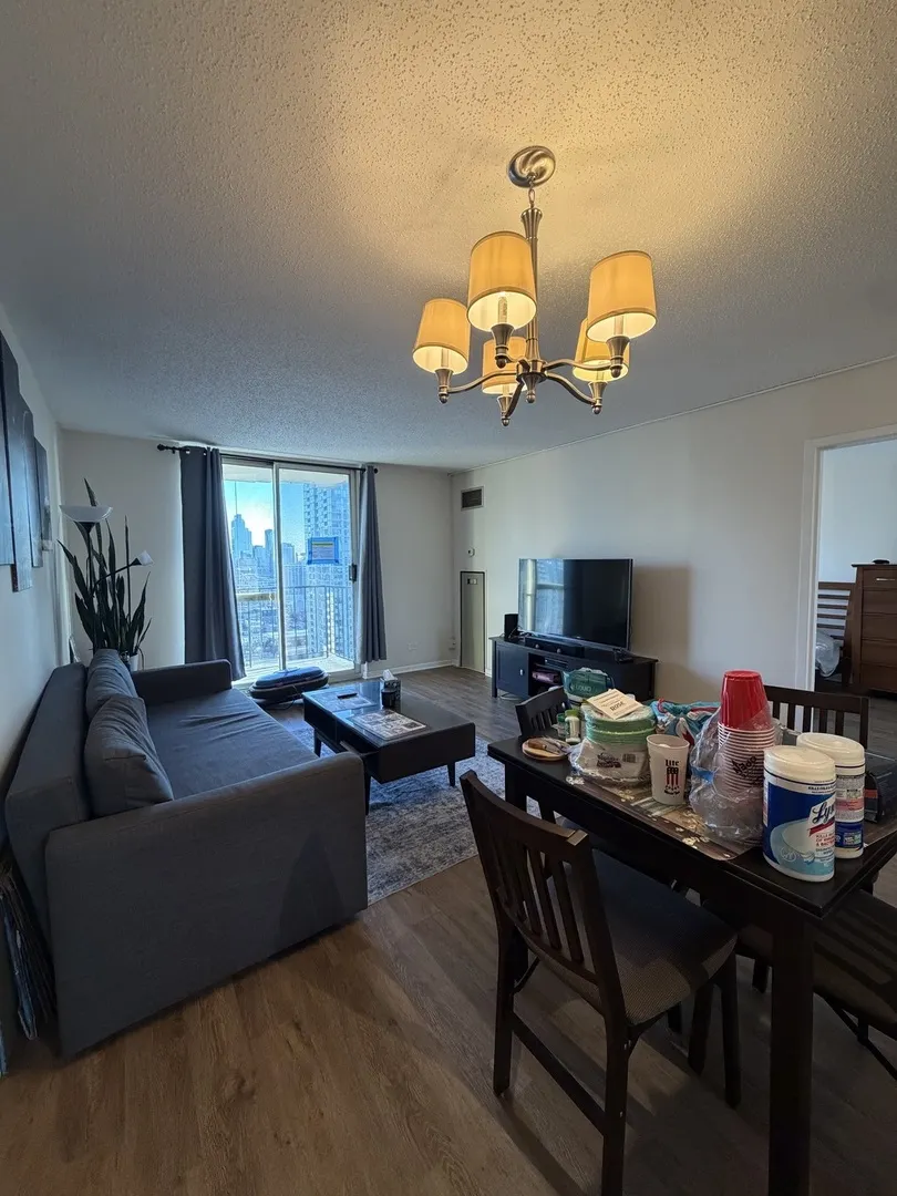 1212 N La Salle Street IL #2605