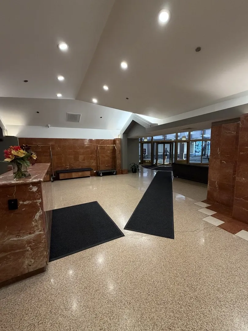 1212 N La Salle Street IL #2605