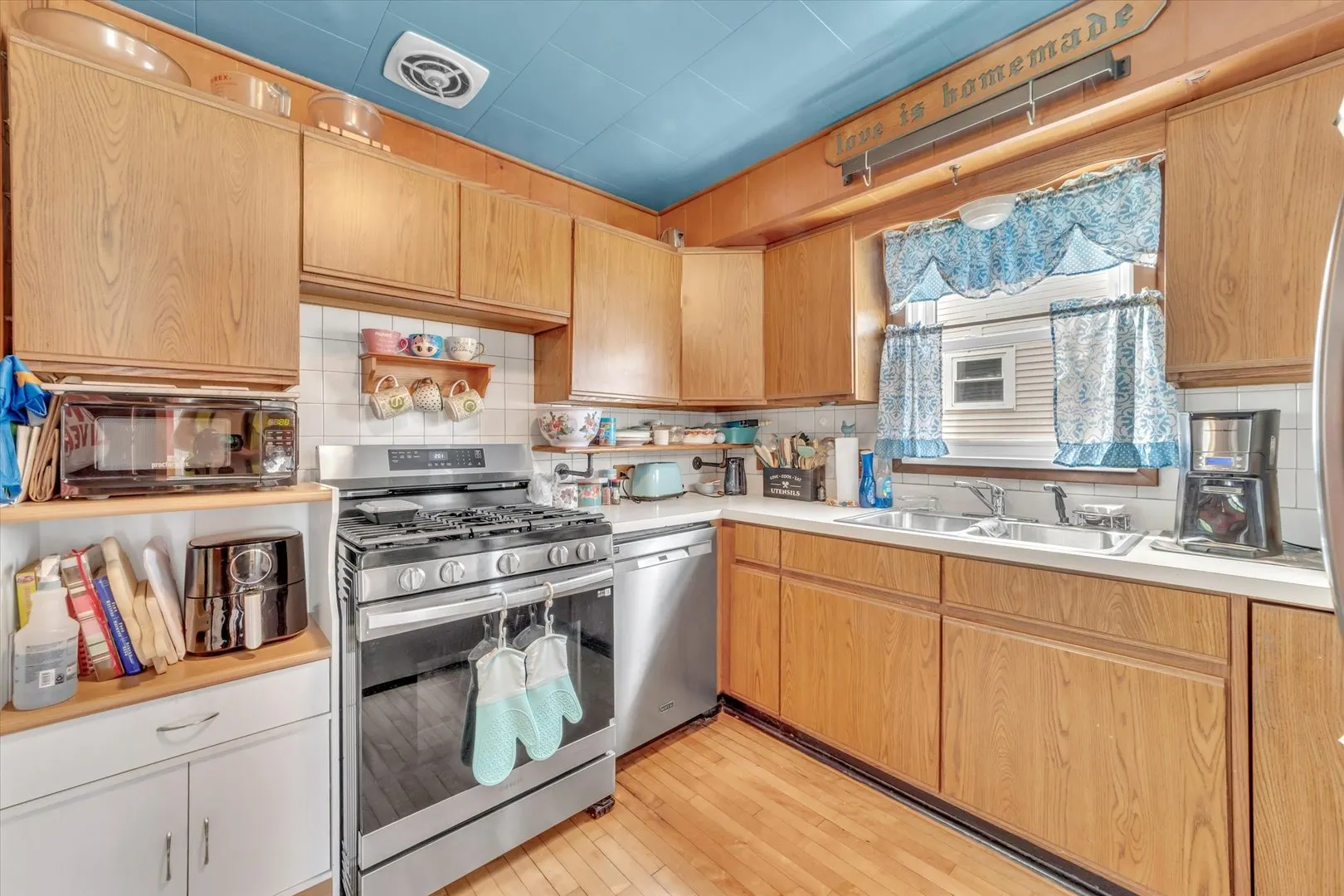 5134 W Ainslie Street IL