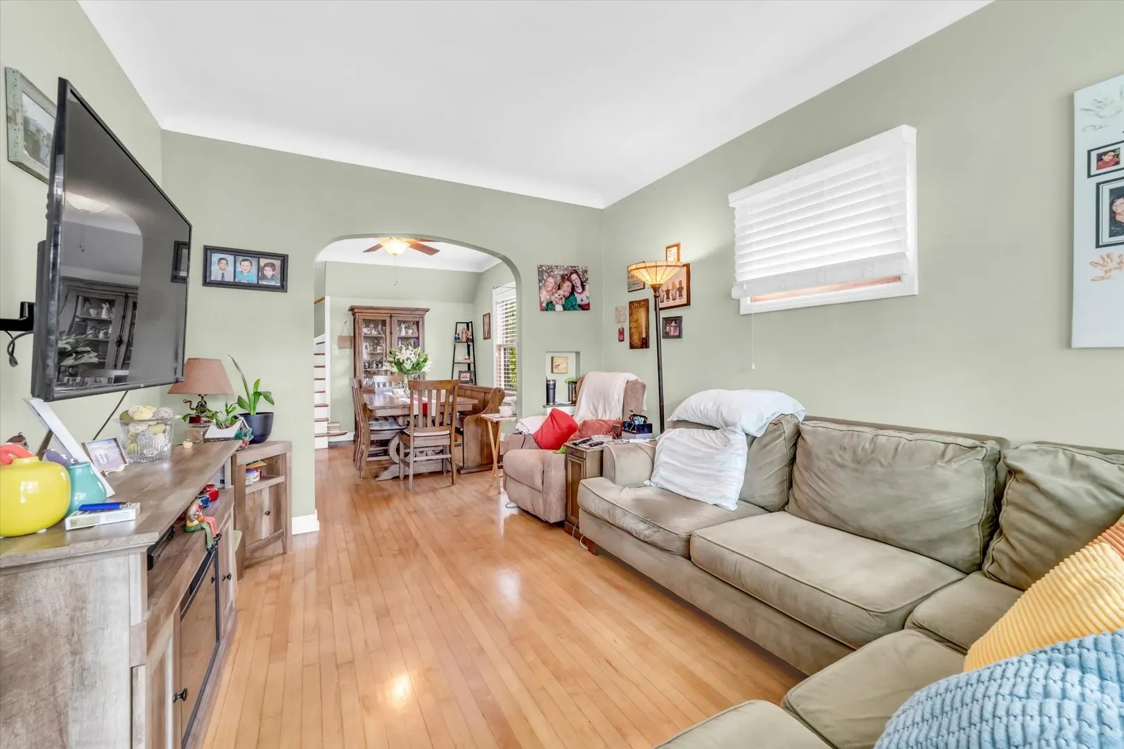 5134 W Ainslie Street IL