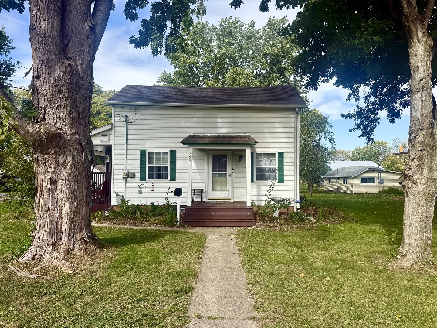 329 W Marquette Street IL