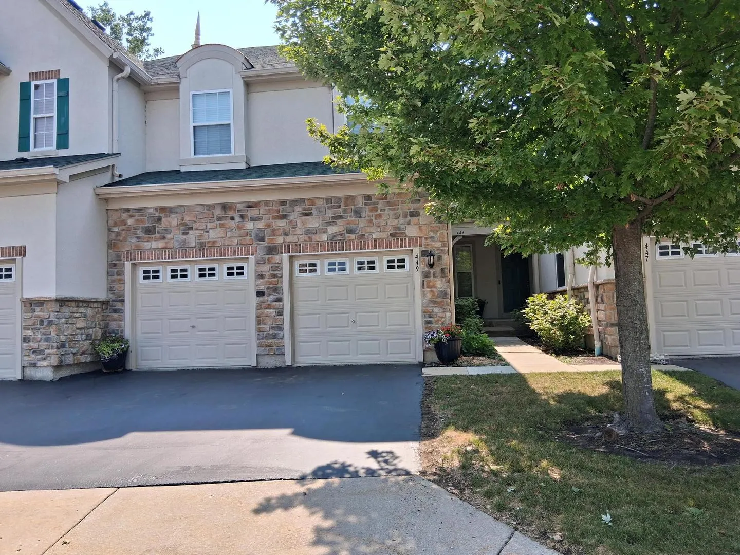 449 Bay Tree Circle IL