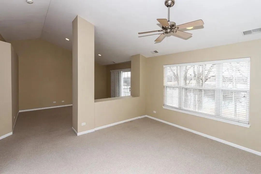 449 Bay Tree Circle IL