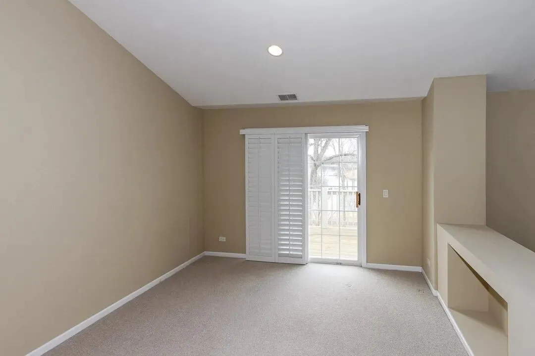 449 Bay Tree Circle IL