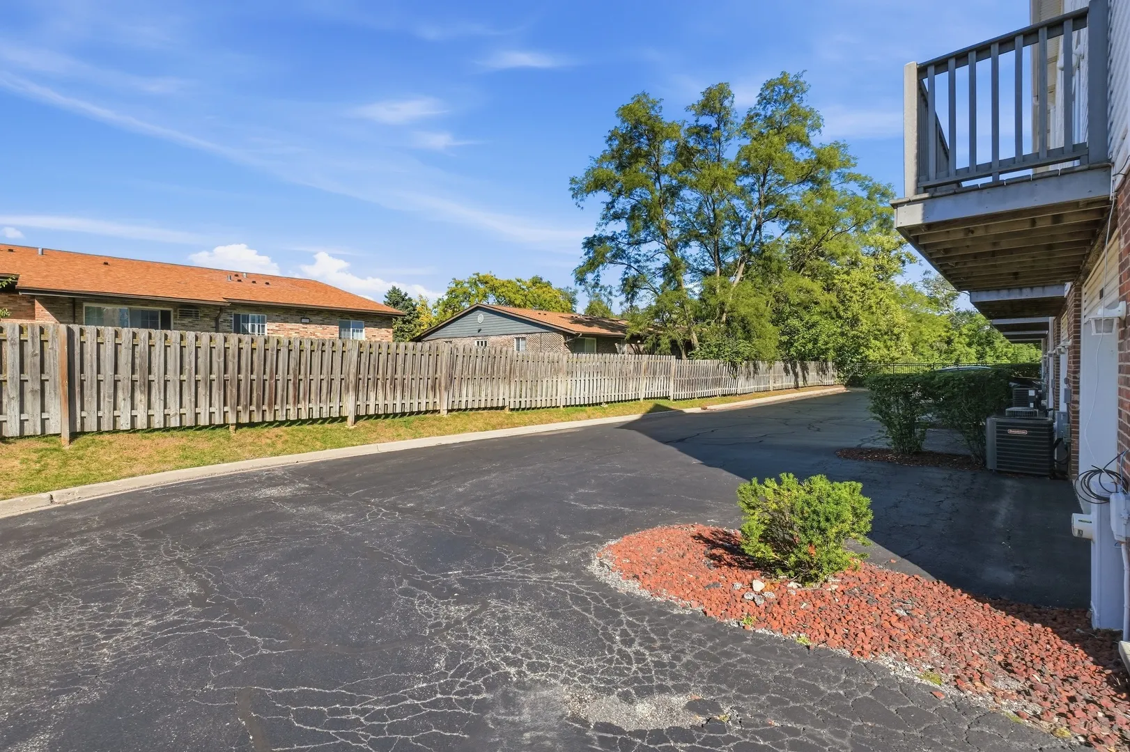 1060 Kufrin Way IL #1060