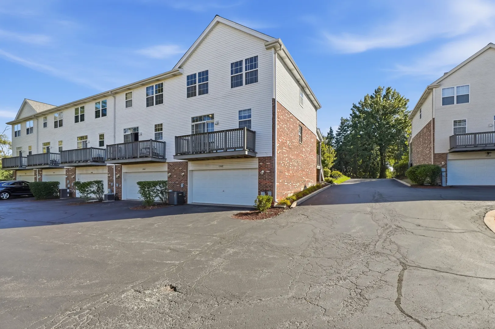 1060 Kufrin Way IL #1060
