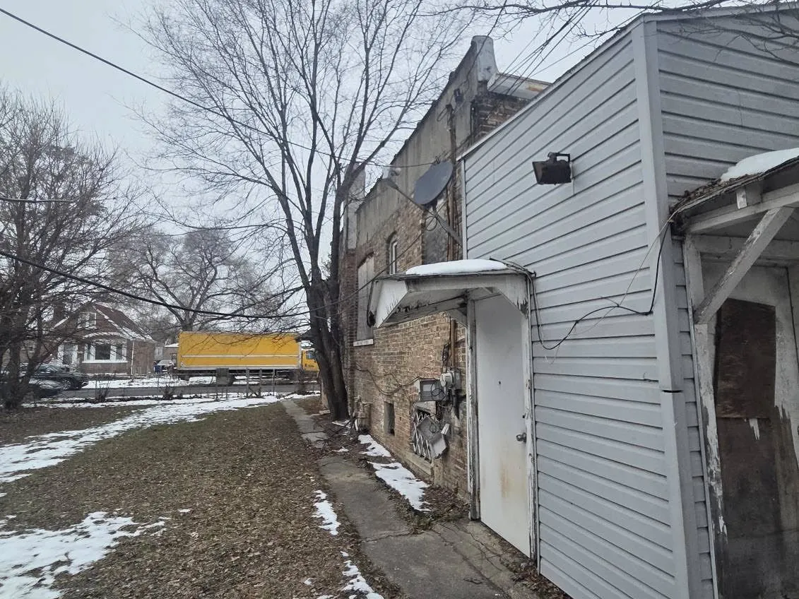 9217 S Perry Avenue IL