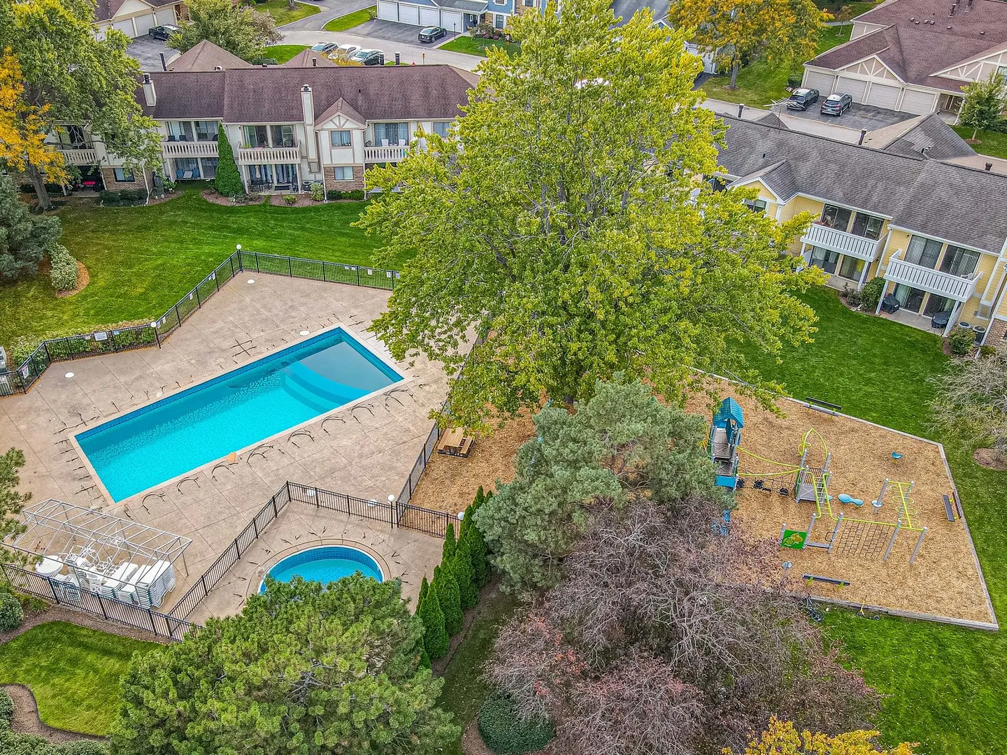 576 Greystone Lane IL #C-2