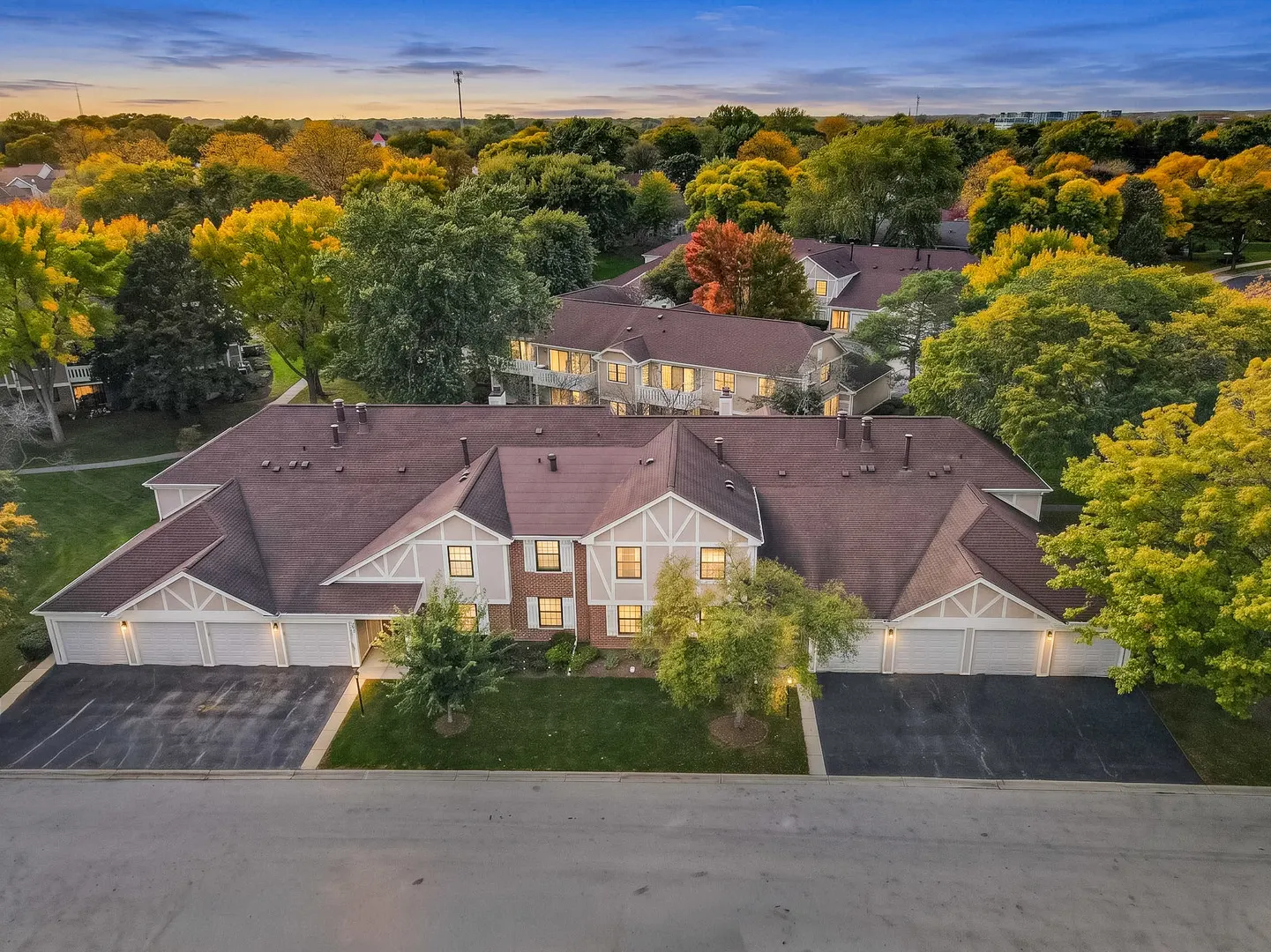 576 Greystone Lane IL #C-2