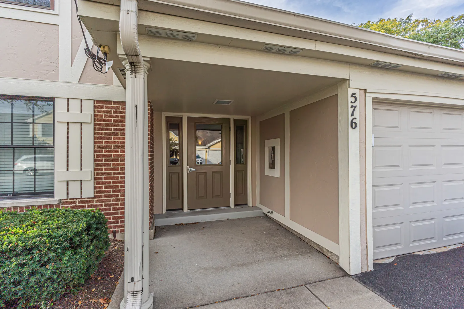 576 Greystone Lane IL #C-2