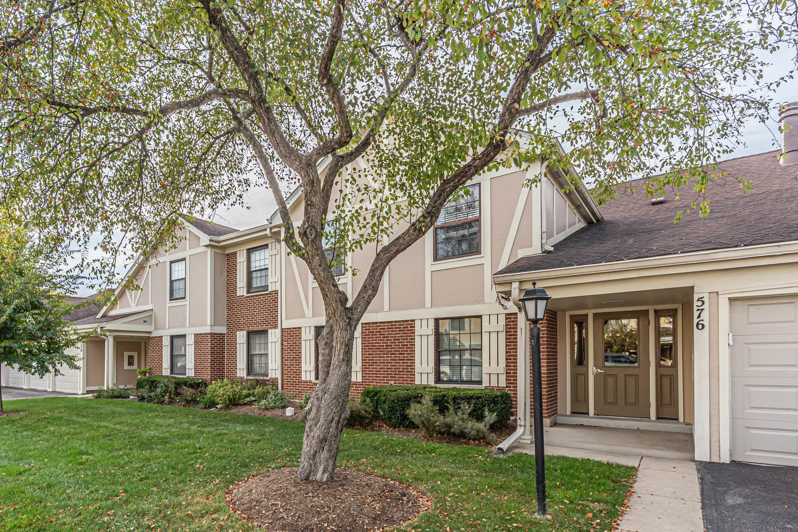 576 Greystone Lane IL #C-2