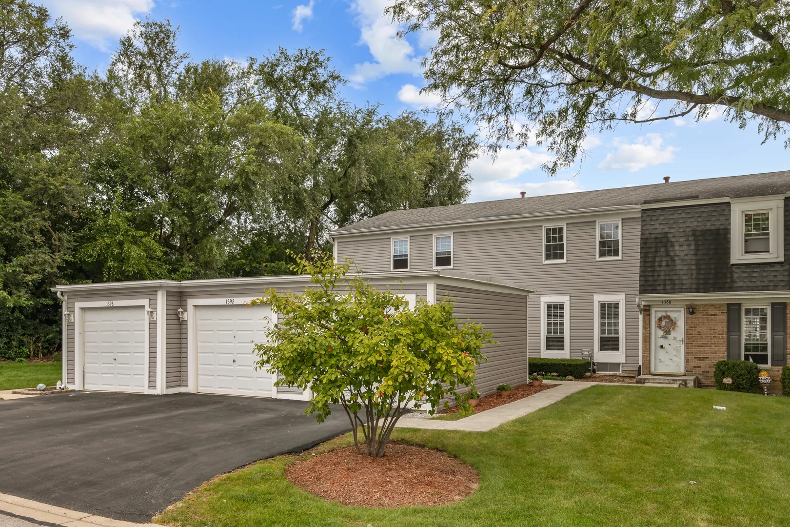 1392 Carriage Way IL