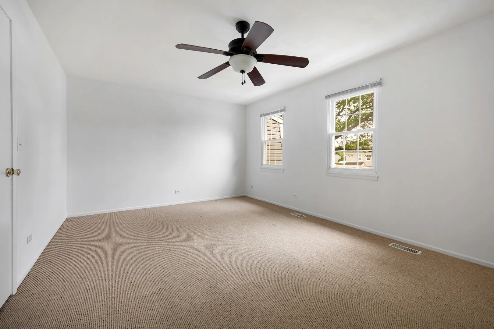 1392 Carriage Way IL