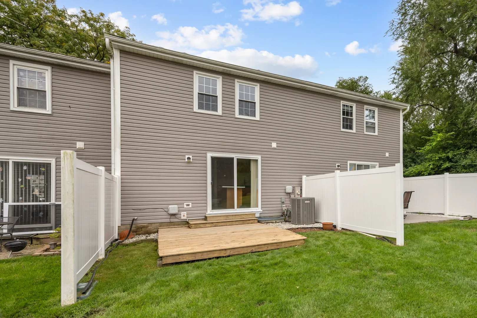 1392 Carriage Way IL