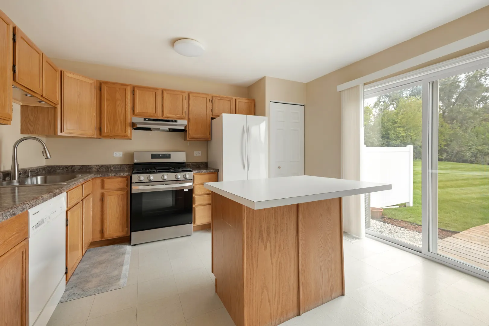 1392 Carriage Way IL