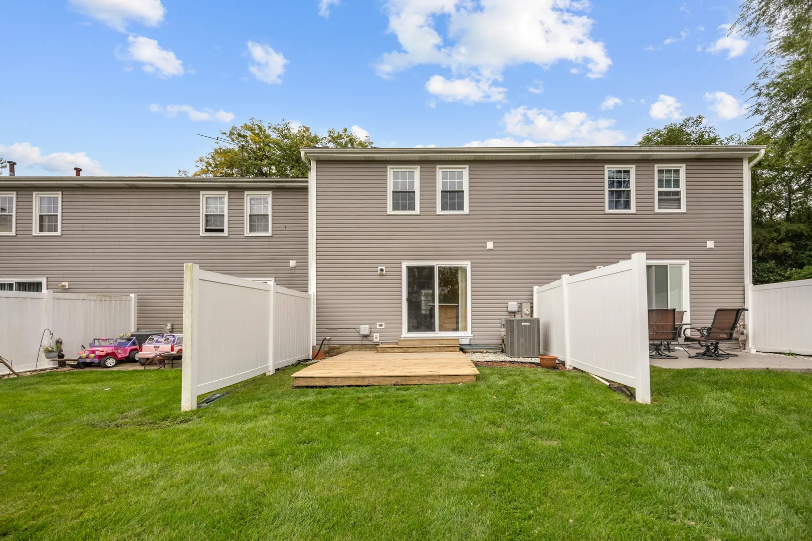 1392 Carriage Way IL