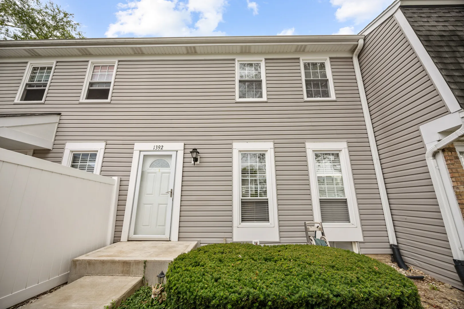 1392 Carriage Way IL