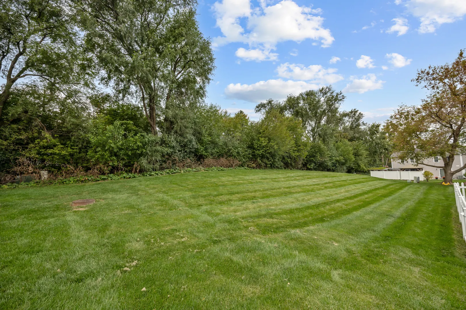 1392 Carriage Way IL
