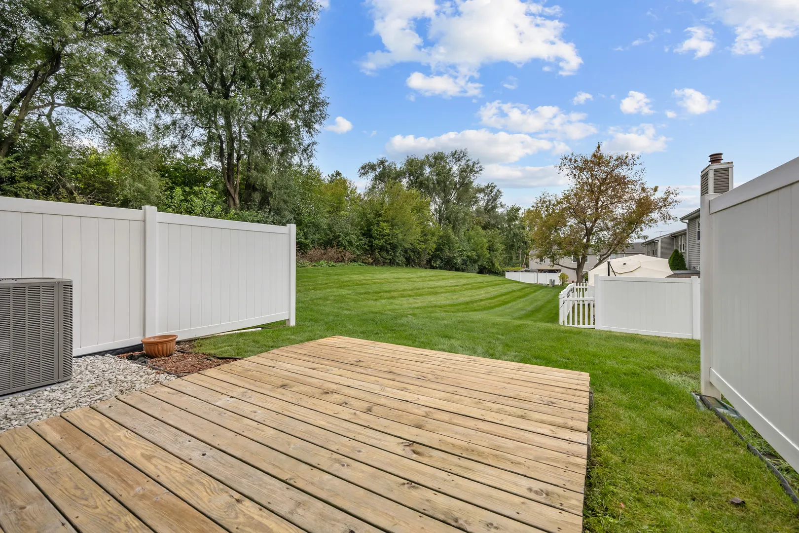 1392 Carriage Way IL