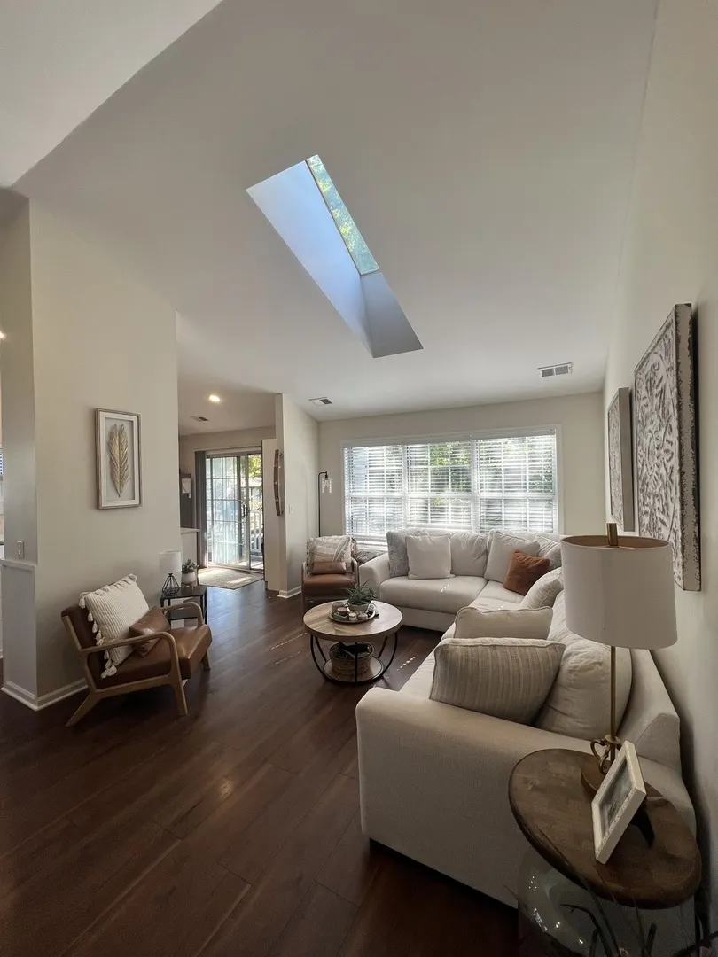 418 Hill Court IL #418