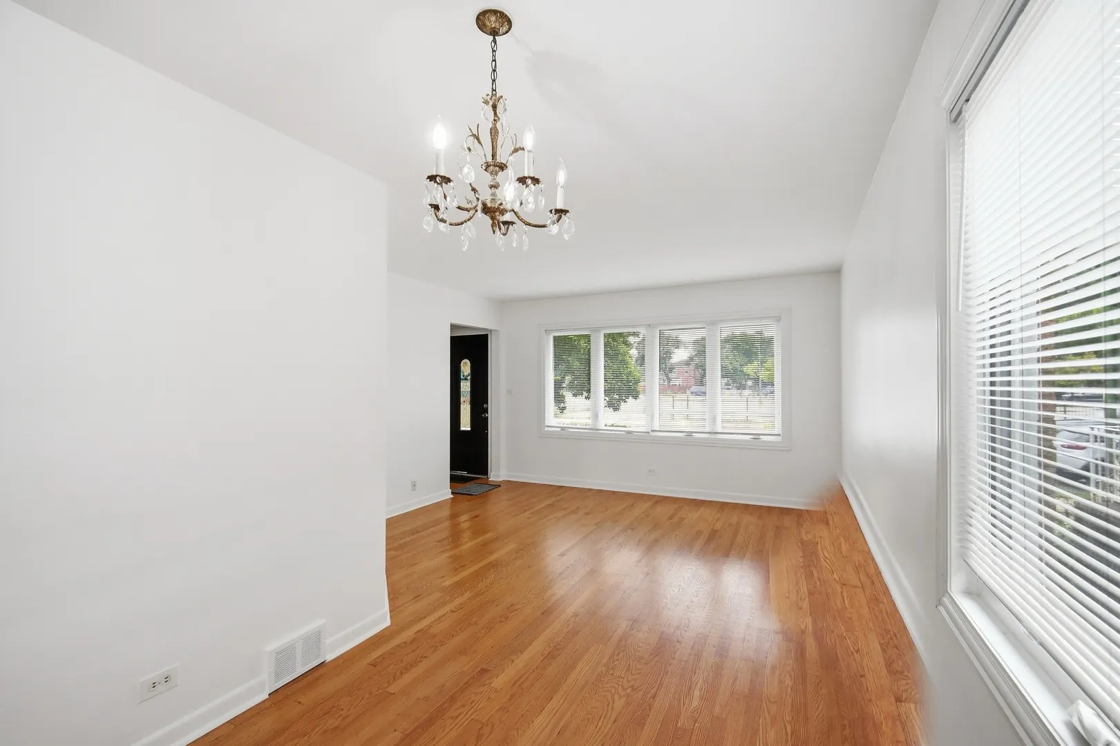 6230 W Foster Avenue IL