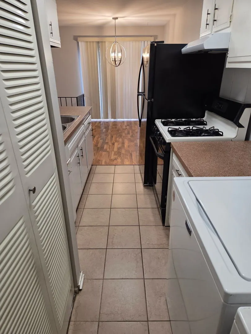 535 Darlene Lane IL #D