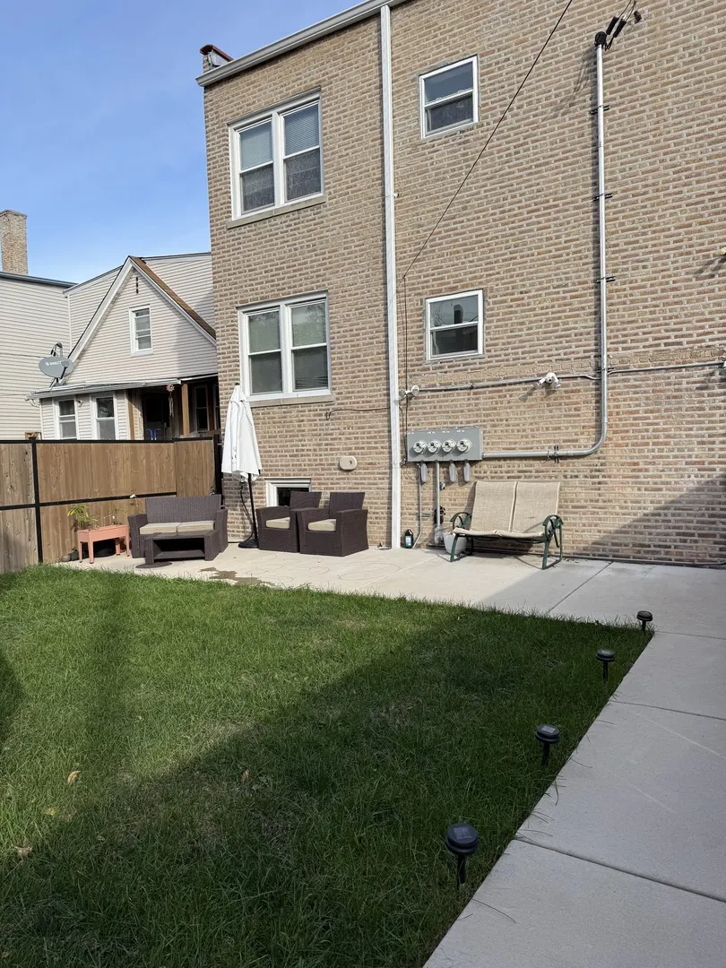 1648 N McVicker Avenue IL #1