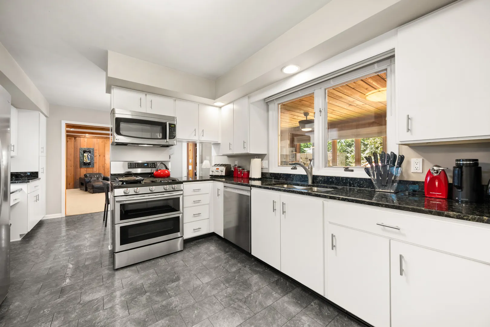 1311 Azalea Lane IL