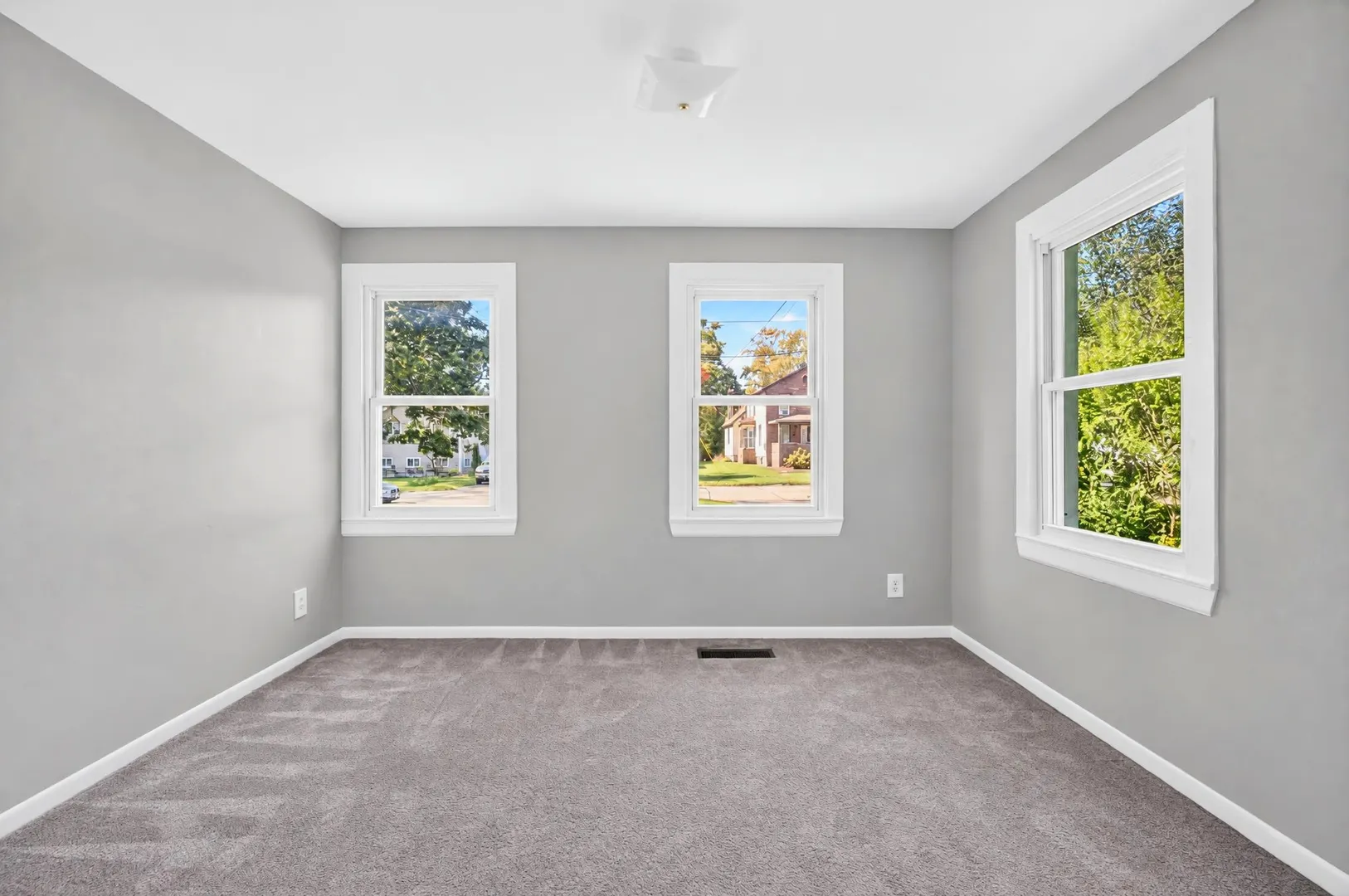 326 S Walnut Street IL