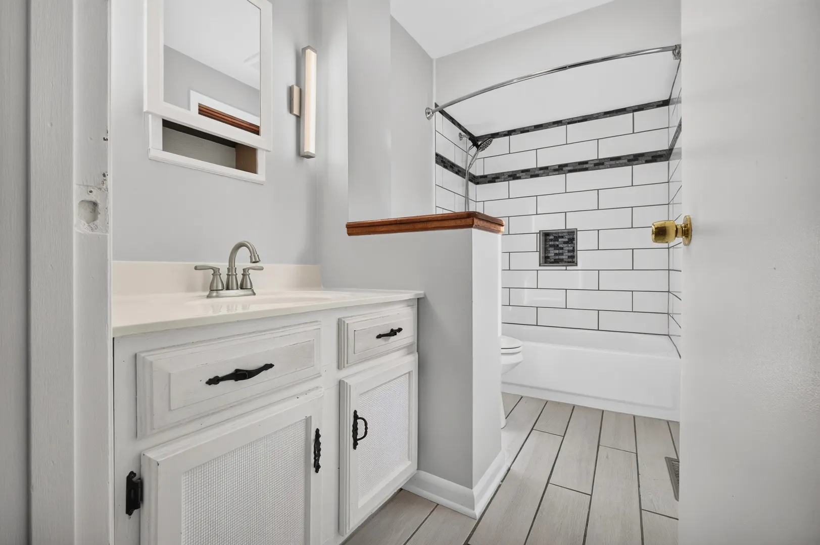 326 S Walnut Street IL