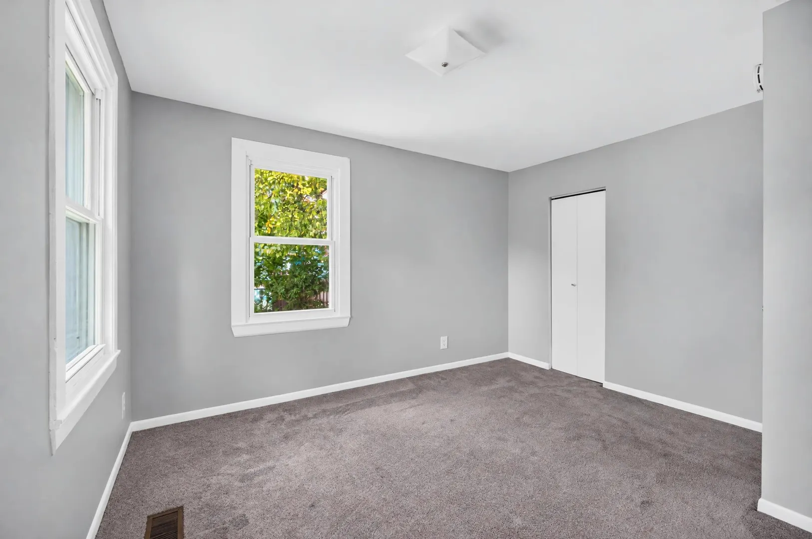 326 S Walnut Street IL