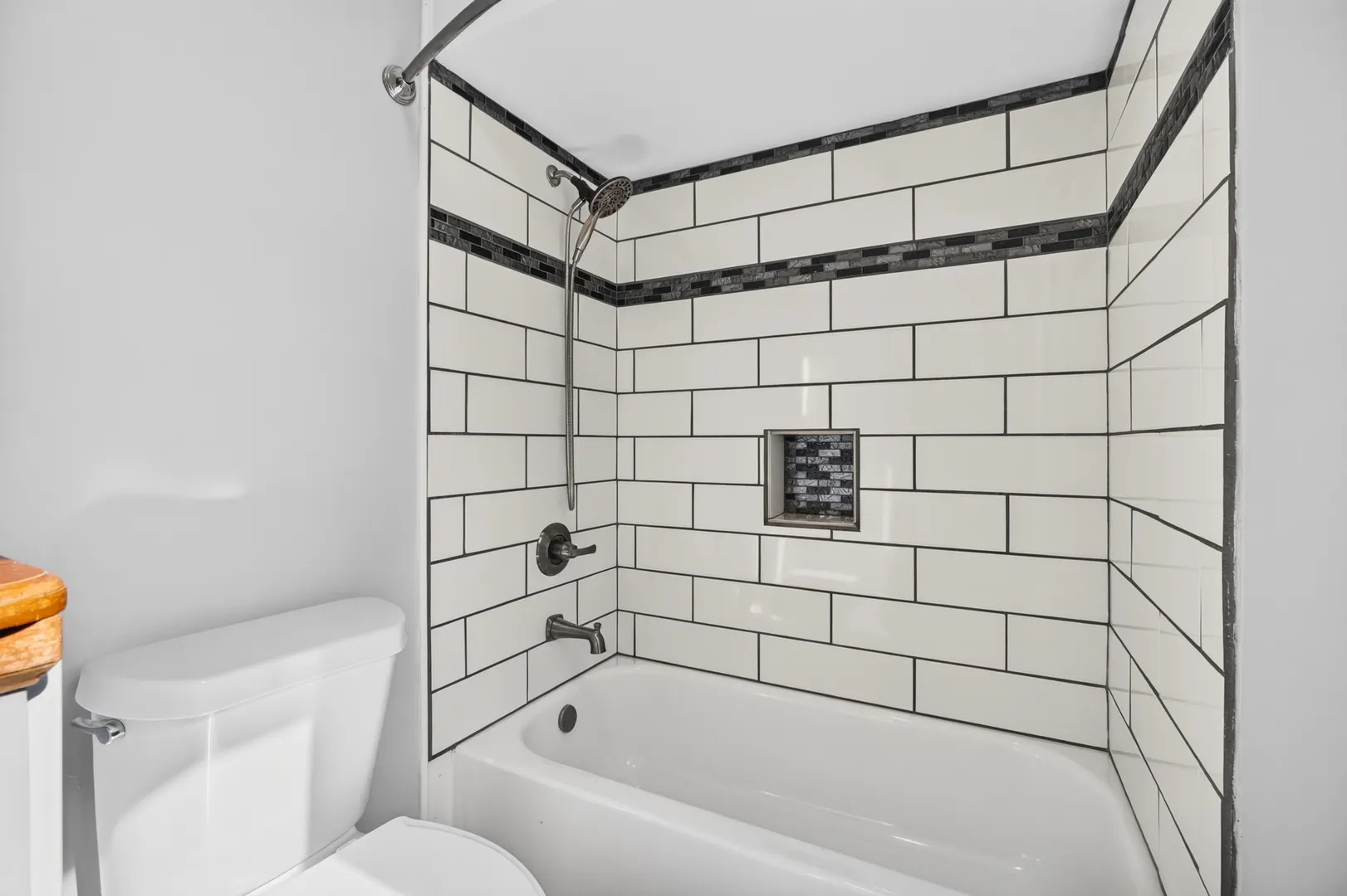 326 S Walnut Street IL
