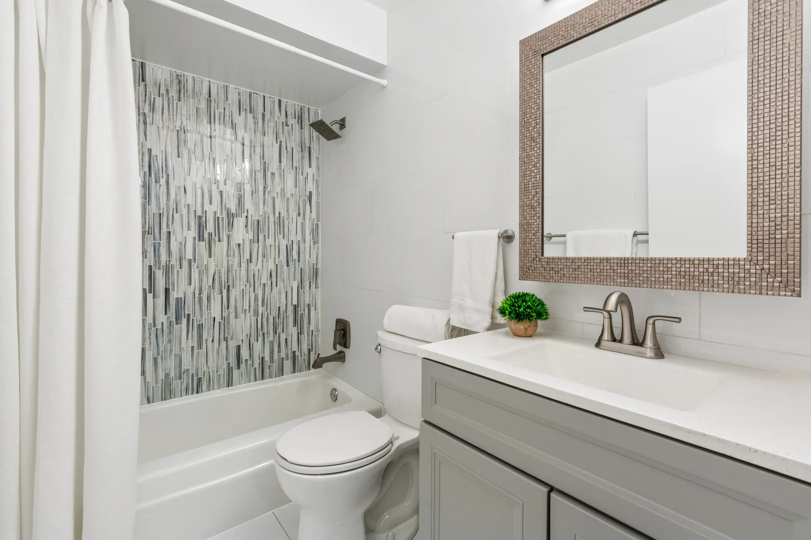 1234 Elmwood Avenue IL #2F